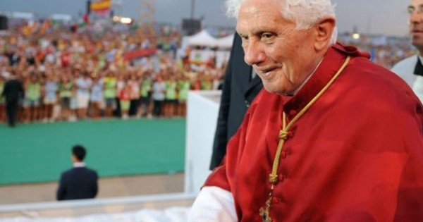 Benedetto Xvi E I Giovani Mons Anselmi Rimini Una Persona Umile E