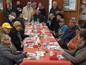 A Bari, nella chiesa dove le famiglie vanno a mangiare