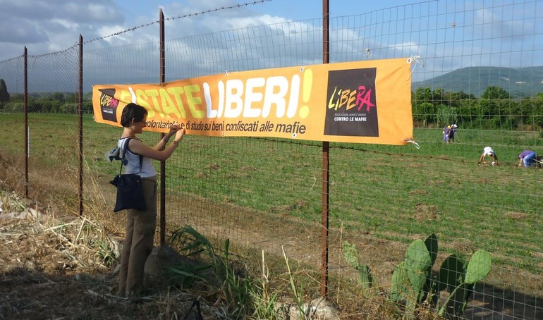 Al via le iscrizioni ai campi di impegno e formazione sui beni confiscati alle mafie