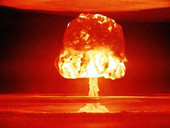 Armi nucleari: dalle 70.000 della guerra fredda alle 12.700 attuali. “Ma presenti nelle strategie”
