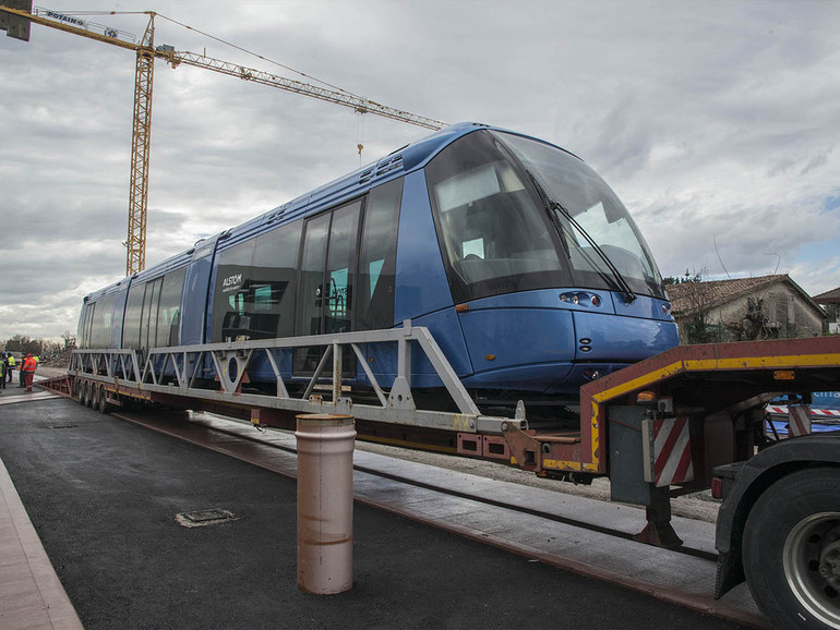 Arrivato a  Voltabarozzo il primo mezzo destinato alla linea Sir3