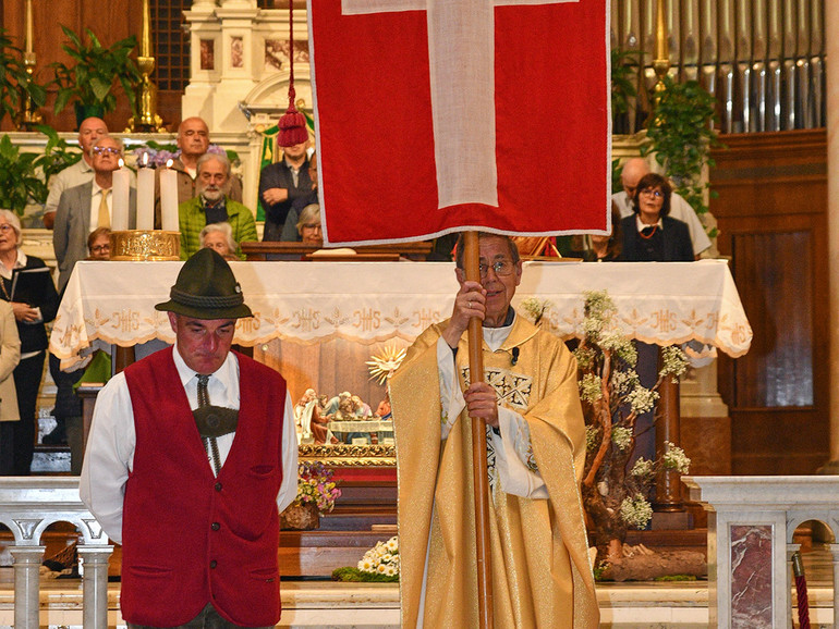 Asiago. «Don Roberto, ti abbracciamo»