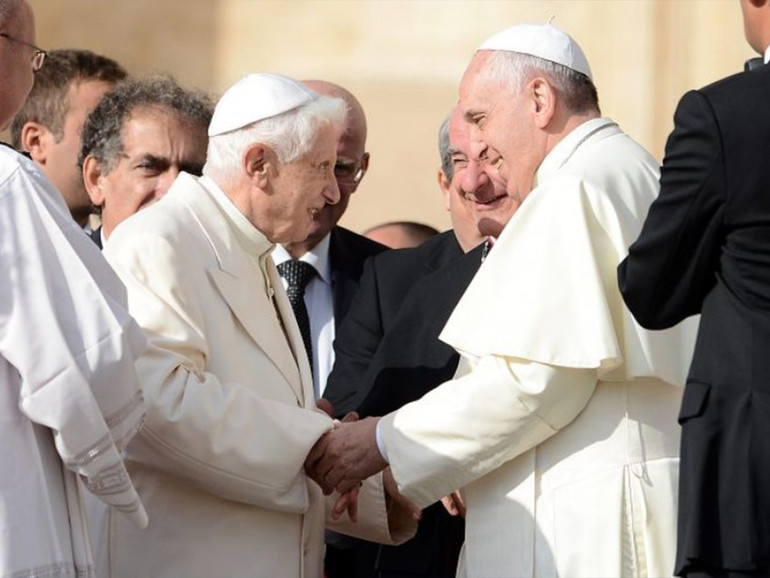 Benedetto e Francesco: il rapporto tra il papa regnante e il papa emerito