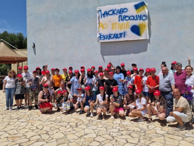 Campi estivi per 700 bimbi ucraini in Italia: “È il nostro piccolo contributo alla pace”