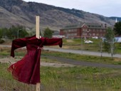 Canada: scuole residenziali per bimbi dei popoli nativi, impegno della diocesi di Calgary ad un risarcimento finanziario dei sopravvissuti