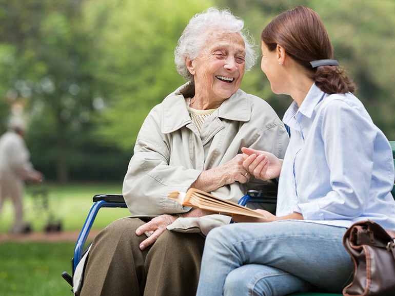 Caregiver familiari senza identità. Prendersi cura di chi cura