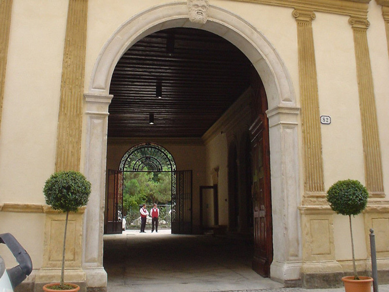 Centro universitario. “Chiunque” uguale fraternità