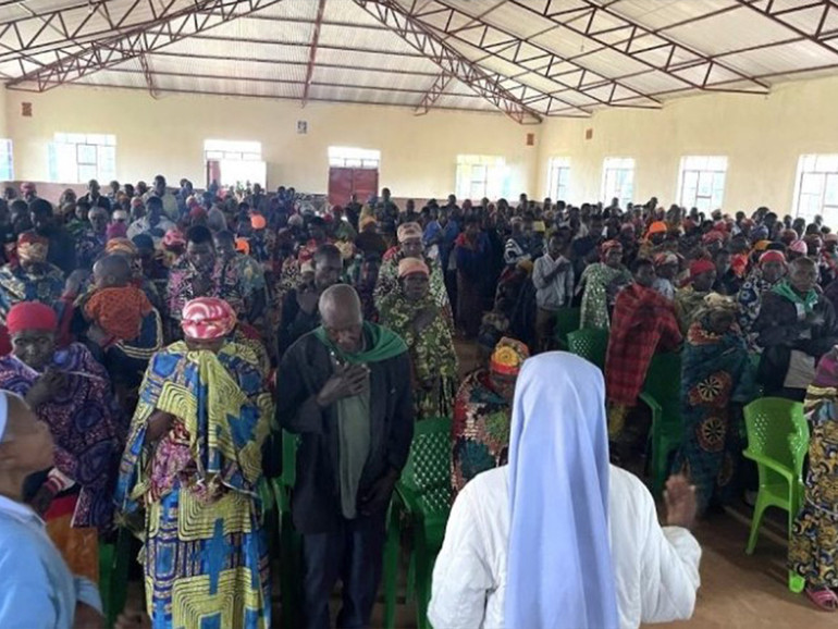 Chiese piene e carità: i volti della Chiesa in Burundi