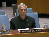 Colombia: servizi dell’Esercito spiavano 130 persone, tra cui ambasciatore in Vaticano. Padre De Roux, “necessaria riforma strutturale”