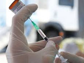 Coronavirus, gli europarlamentari chiedono trasparenza sui vaccini