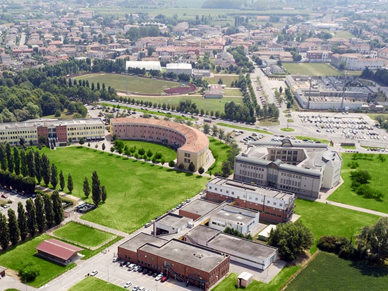 Dal municipio al campanile. Legnaro. Parla il sindaco. Città costantemente aperta