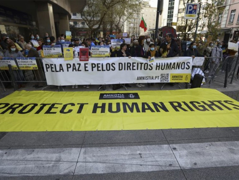 Diritti umani. Amnesty: “Slogan vuoti, false promesse e nuove norme contro dissenso”
