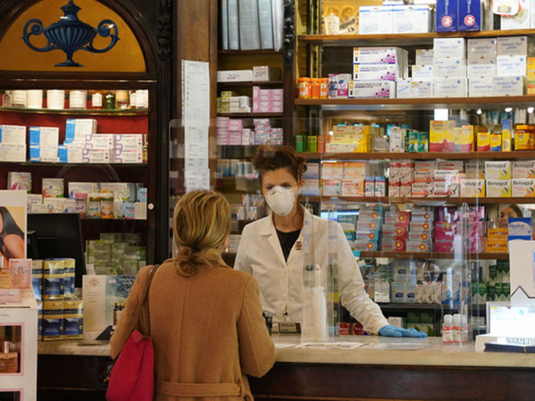 Farmacia, Assosalute: la pandemia condiziona fortemente il calo dei consumi