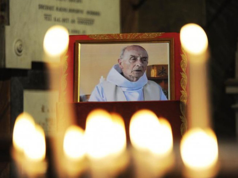 Francia: al via a Parigi il processo per l’omicidio di padre Hamel. Vescovi , “fiducia nell’istituzione, verità e giustizia sono necessarie”