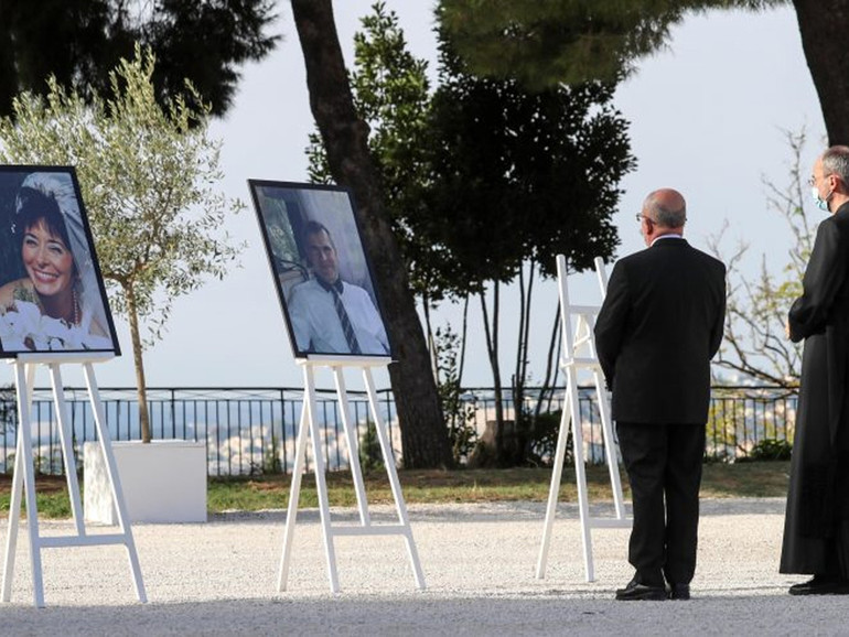 Francia: oggi tributo nazionale alle vittime degli attacchi di Nizza. Vescovi, “nessuna vera libertà senza rispetto e senza fraternità”