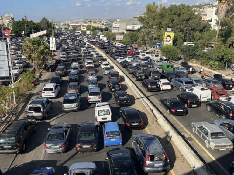 Guerra in Libano: circa 100mila sfollati siriani e libanesi in fuga verso la Siria.