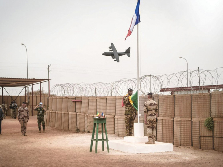 Il Mali sul bordo del precipizio. Attaccata una base che ospita soldati italiani