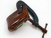 Indebitamento, quel “cortocircuito” che accresce la povertà