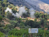 Israele e Hezbollah: Deir Mimas, il villaggio cristiano in Libano tra due fuochi. P. Toufic (Custodia): “Bombe vicino al convento. La gente ha pau...