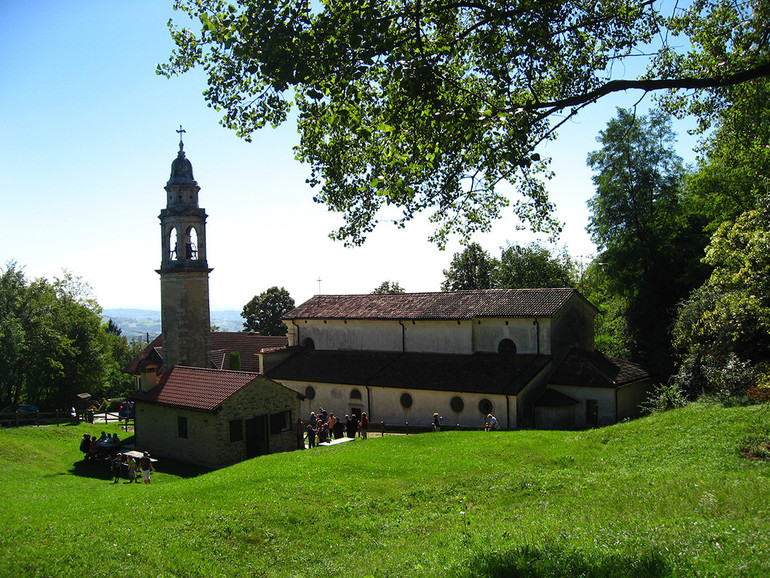 Itinerari ai piedi dell'Altopiano. Nella Pedemontana, dagli eremi abbandonati agli hospitales