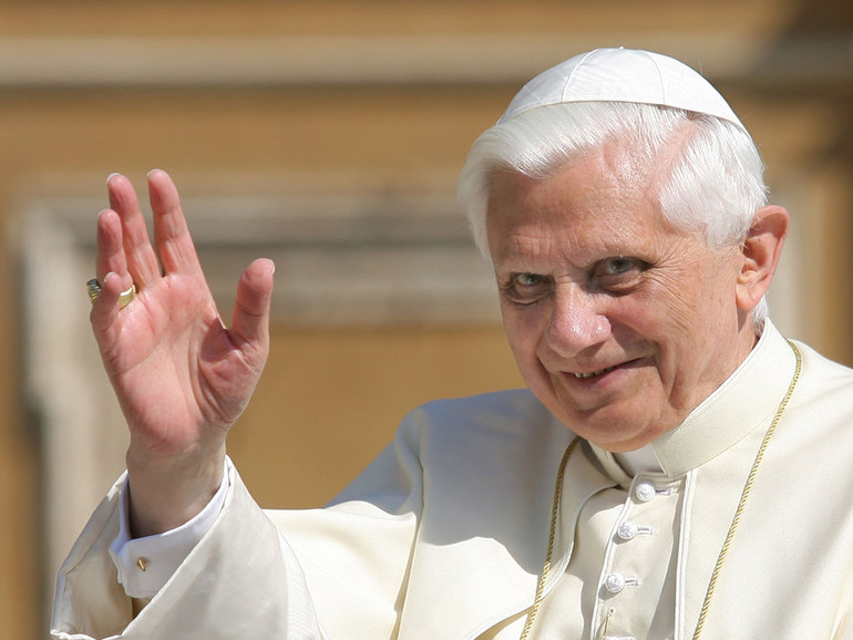 La morte del papa emerito Benedetto XVI. Il pastore umile e forte