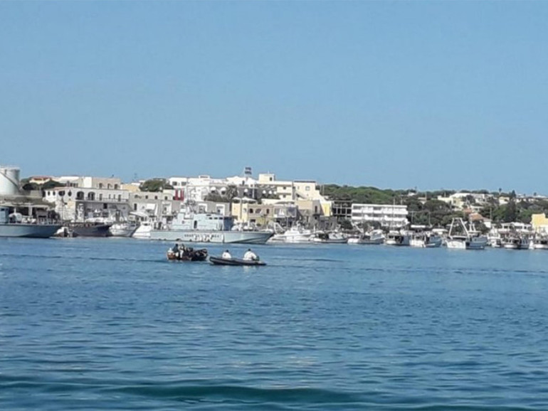 Lampedusa: Damiano (arcivescovo di Agrigento), “sconvolti dalla morte del neonato, aiutare l’isola nella gestione di flussi massicci”