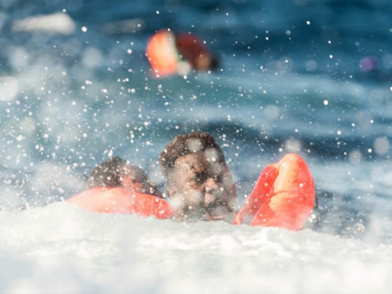 Migranti: Lampedusa, barcone capovolto e disperse 21 persone. Il sindaco, “stop a tragedie solo con i corridoi umanitari”