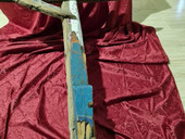 Naufragio nel crotonese: don Loprete, una croce con i resti del barcone in cui si trovavano i migranti che hanno perso la vita a Cutro