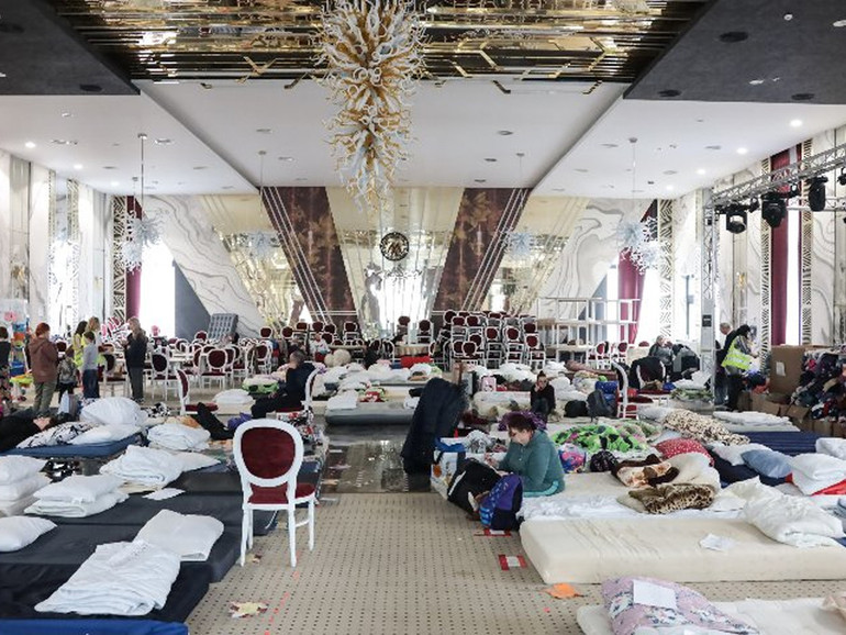 Nell'hotel a quattro stelle che ospita i rifugiati al confine con l’Ucraina