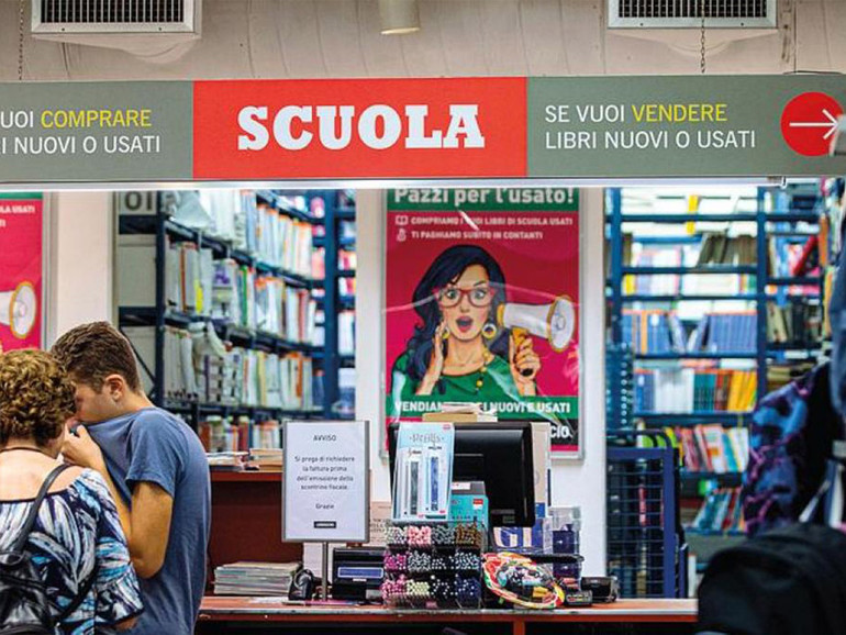 Non solo sulle spalle: il peso dei libri di scuola. Quanto costa l'istruzione