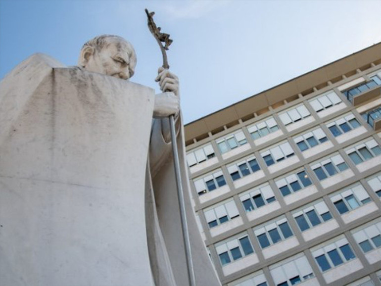 Papa al Gemelli: “domani ha intenzione di affacciarsi dopo l’Angelus”