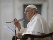Papa all’udienza: “torni la pace nella martoriata Ucraina”