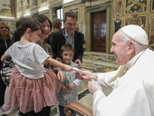 Papa Francesco: a Fondazione Centesimus Annus, “non guardare mai nessuno dall’alto in basso è lo stile di ogni operatore di pace”