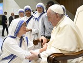 Papa Francesco: a premio Madre Teresa, “la beneficenza è buona ma è pagana. La vicinanza è cristiana, la carità con preghiera”