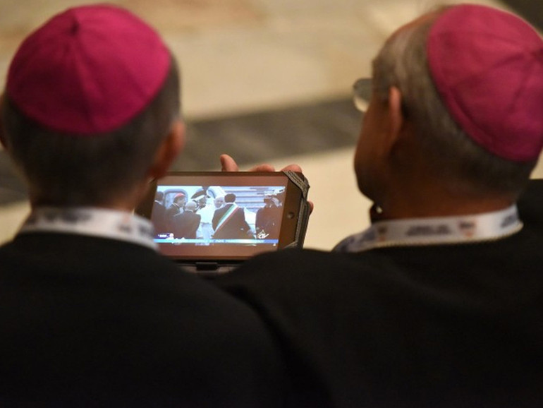 Papa Francesco: Angelus e Udienza generale in diretta streaming da Biblioteca Palazzo apostolico. Sospese fino a 15 marzo Messe a Santa Marta