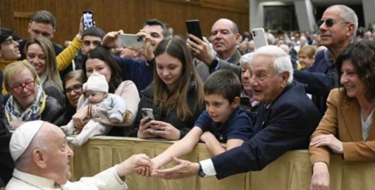 Papa Francesco: “i nonni sono la memoria di un mondo senza memoria”