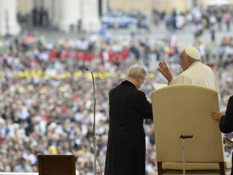 Papa Francesco: “La Palestina sta soffrendo attacchi inumani”