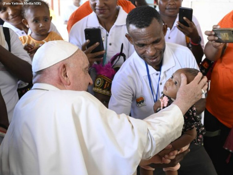 Papa Francesco: “messaggeri di speranza in un mondo in crisi”