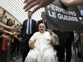 Papa Francesco: “preghiamo per i migranti in fuga dalla guerra e dalla fame”