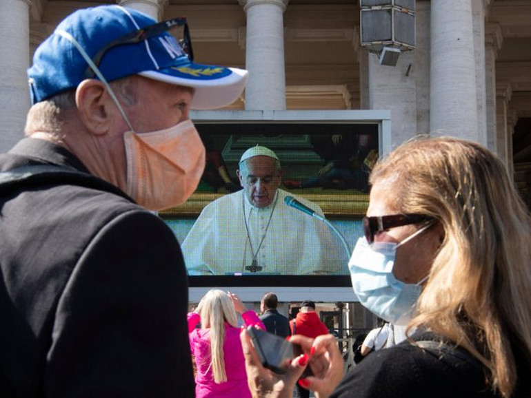 Papa Francesco: su Coronavirus, “senso di responsabilità e collaborazione con le autorità competenti”