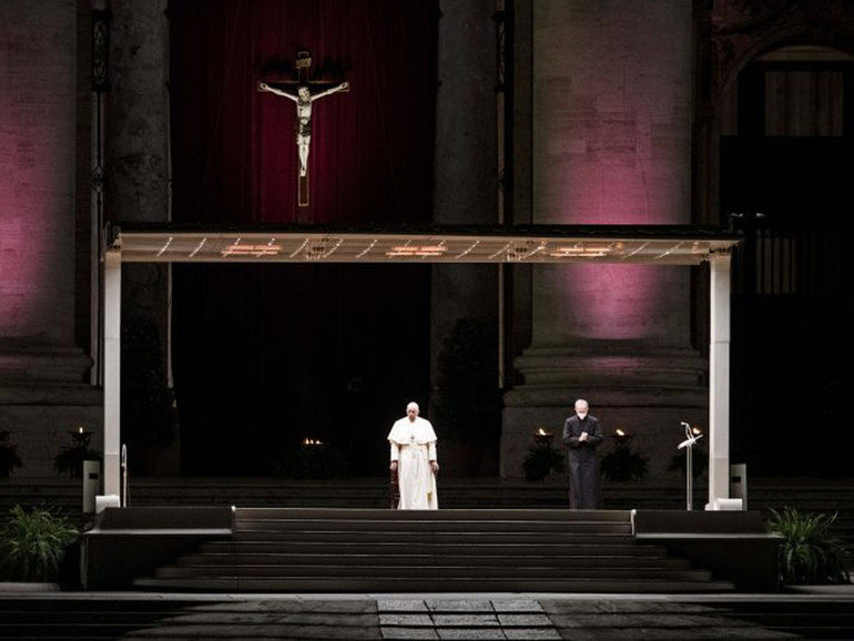 Papa Francesco: Via Crucis con le meditazioni e i disegni dei bambini