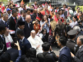 Papa in Indonesia: “Uniti nella diversità contro guerre e fondamentalismi”