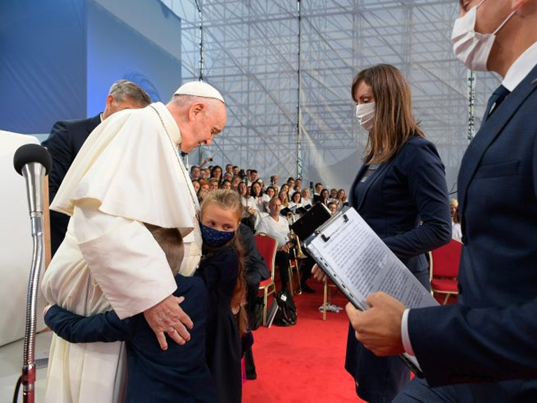 Papa in Slovacchia: “Quando la Chiesa si ferma si ammala”