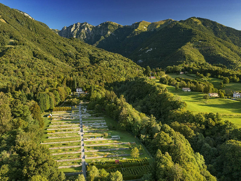 Pieve del Grappa. Il Giardino vegetazionale a 450 metri d'altezza con terrazzamenti