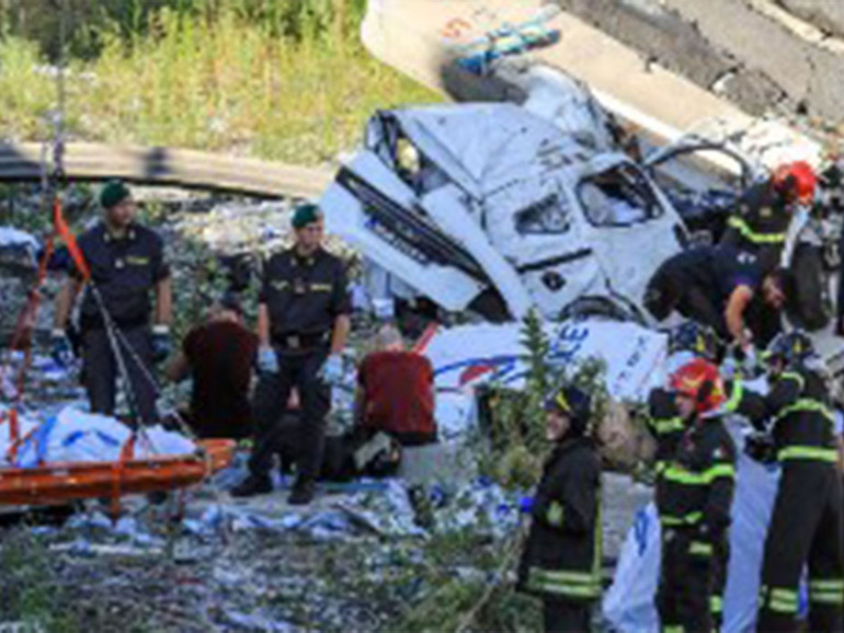 Ponte Morandi: mons. Tasca (Genova), “chi sente la ferita veramente aperta, senta anche che qualcuno si prende cura di lui, della sua sofferenza”