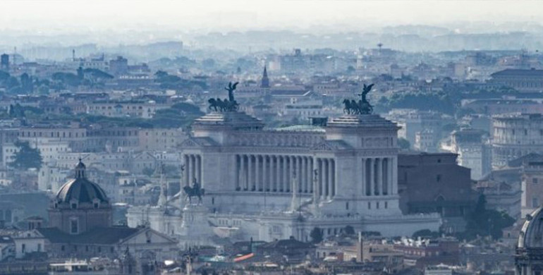 Povertà a Roma: città divisa tra chi può molto e chi non ha nulla