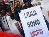Rapporto Caritas/Migrantes. Nessuna "invasione" di migranti in Italia: in calo i numeri in entrata
