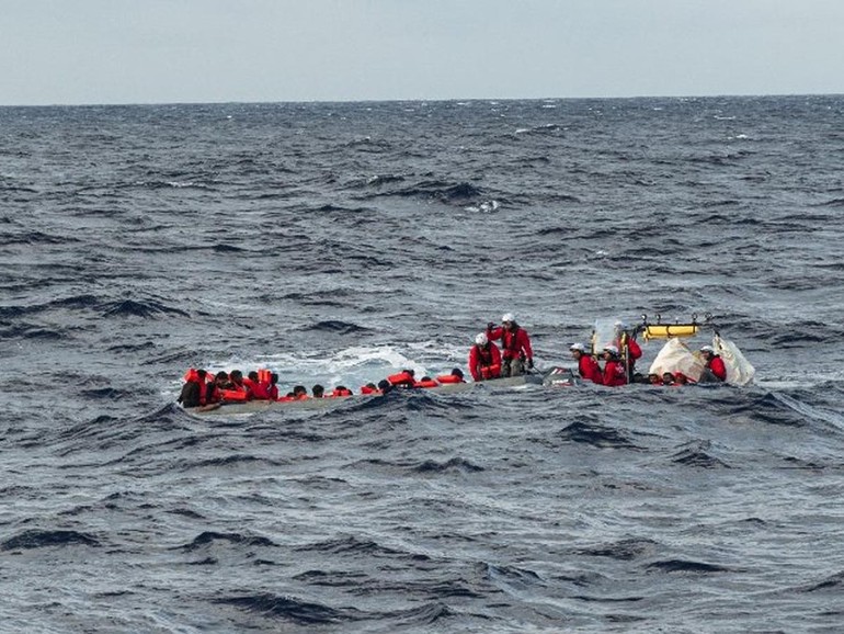 Soccorsi in mare, Emergency: “Nelle ultime ore salvate 118 persone”