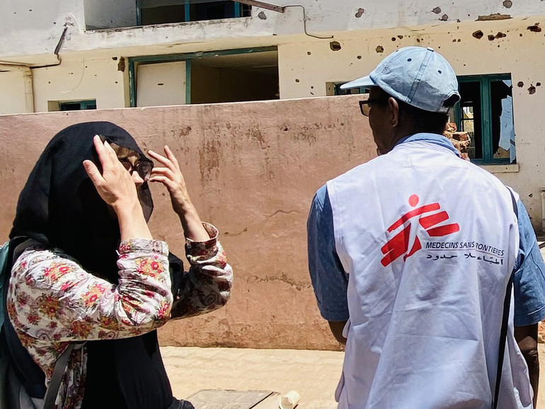 Sudan, attacchi agli ospedali e forniture mediche bloccate. Allarme di Msf