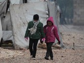 Terremoto Siria e Turchia, Save the Children: migliaia di famiglie ancora in rifugi temporanei e senza cibo e beni essenziali